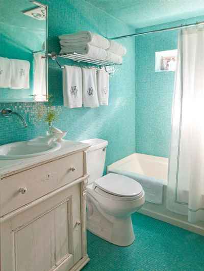 Синяя совмещенная ванная комната