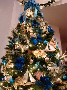 Двухцветный вариант украшения новогодней елки