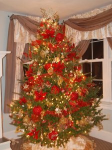 Двухцветный вариант украшения новогодней елки